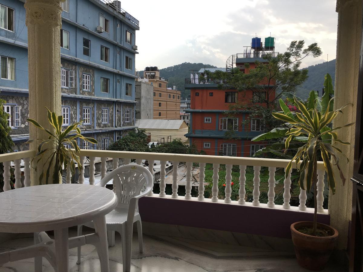 Hotel Pokhara International Exteriör bild