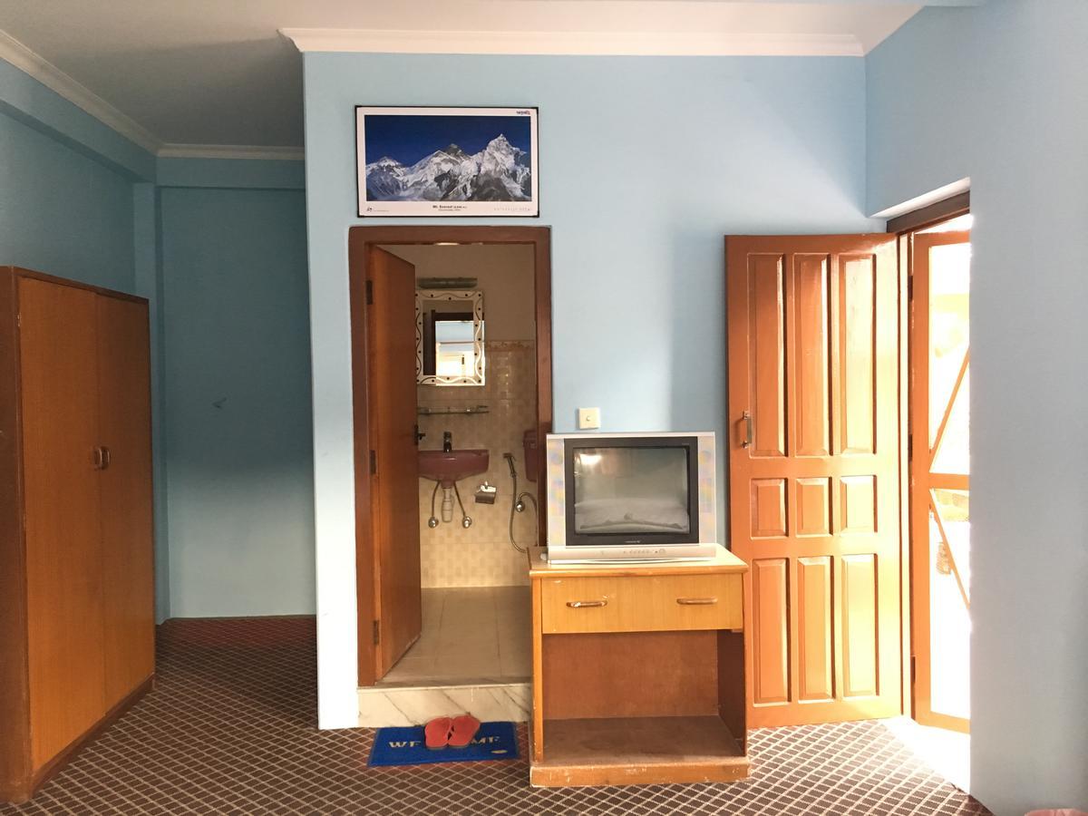 Hotel Pokhara International Exteriör bild