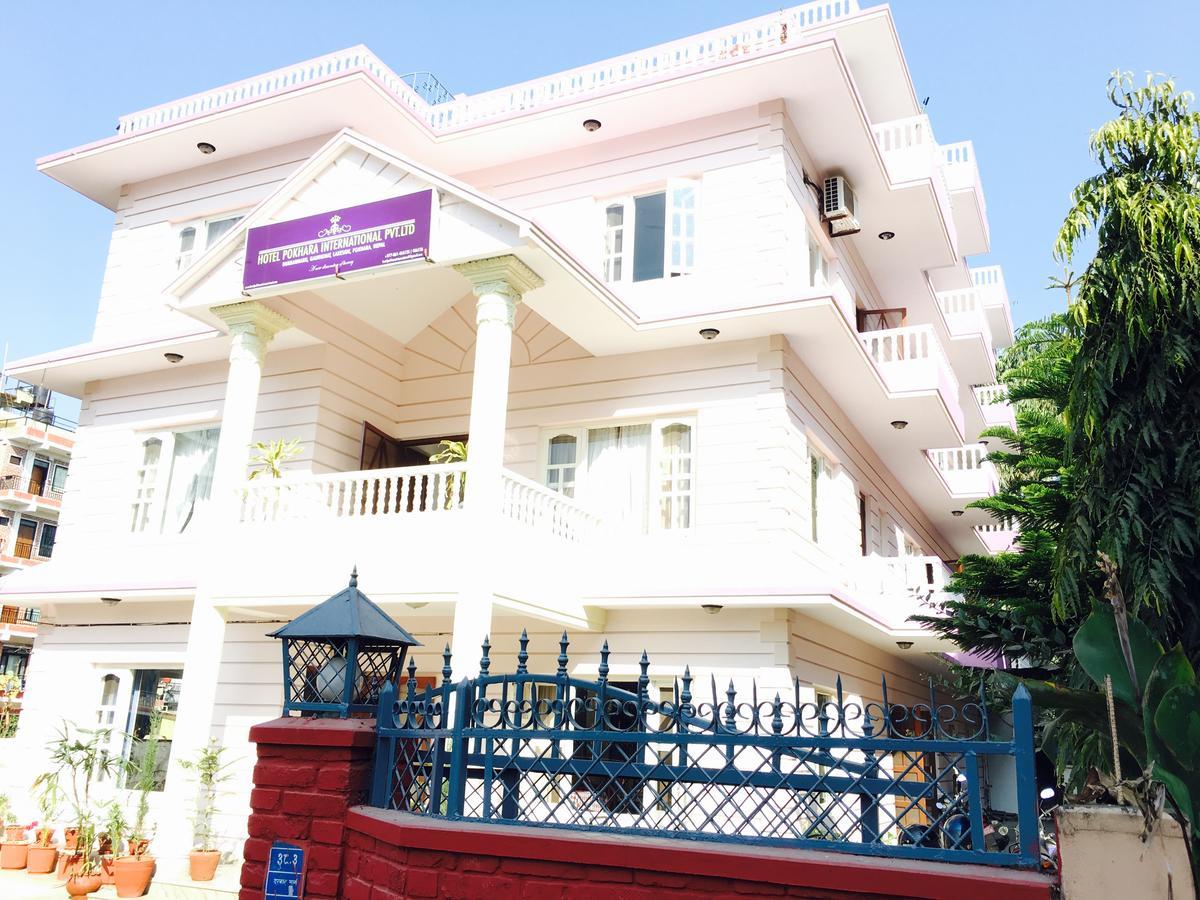 Hotel Pokhara International Exteriör bild