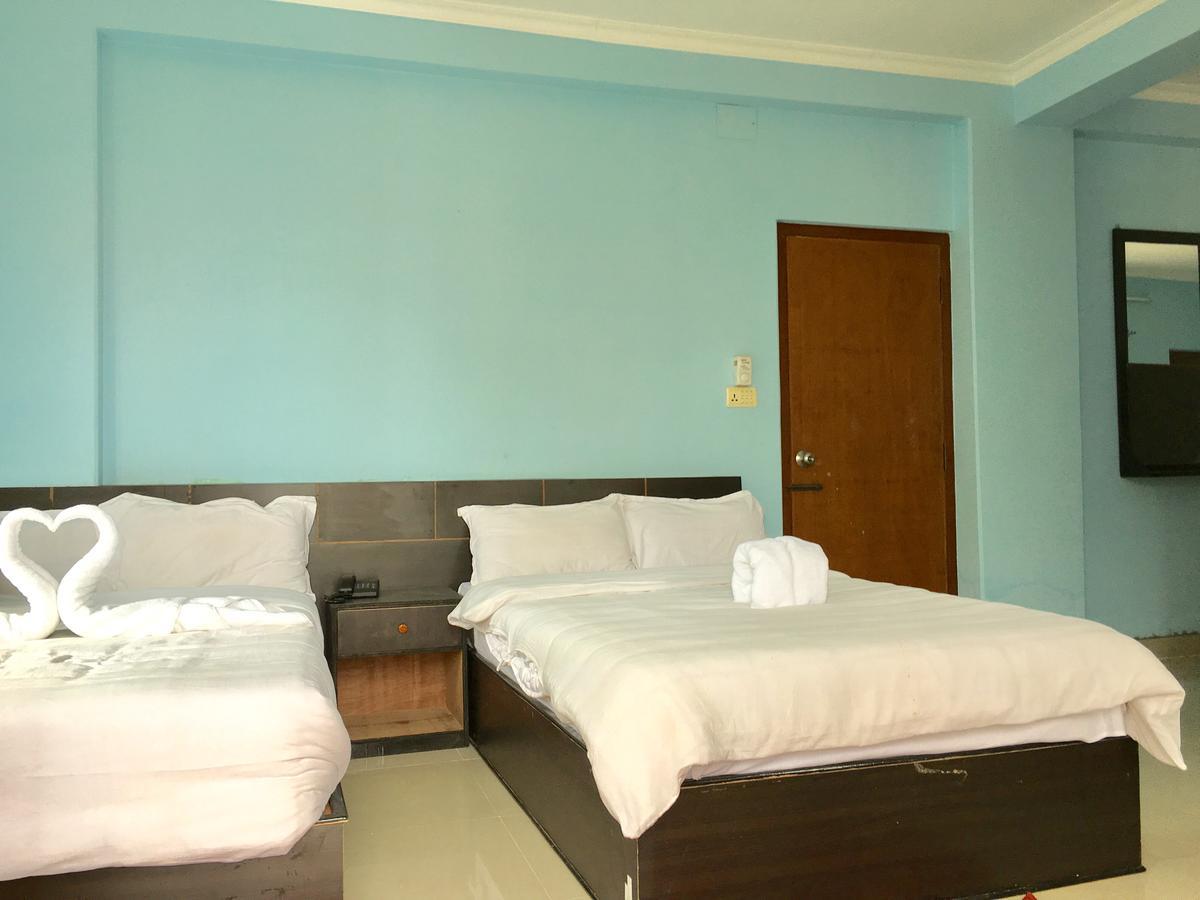 Hotel Pokhara International Exteriör bild